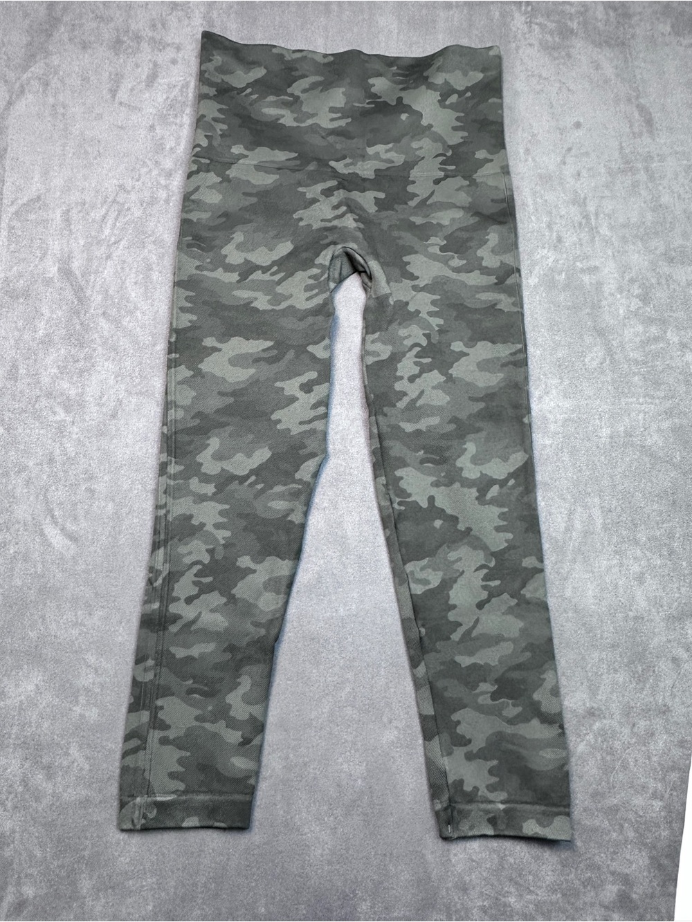 Spanx Look At Me Now Seamless Leggings Green Classic Camo Large L High Waist